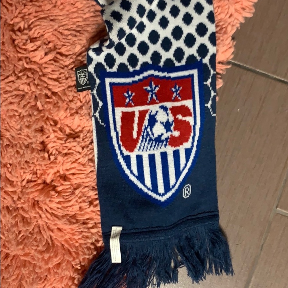 Scarf - Picture 5 of 5